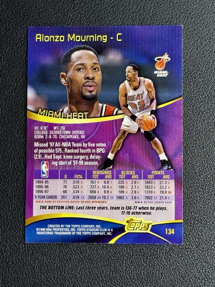 Topps Stadium Club 1997-98 edición del primer día Alonzo Mourning #134 Salón de la fama Foto 2 de 3