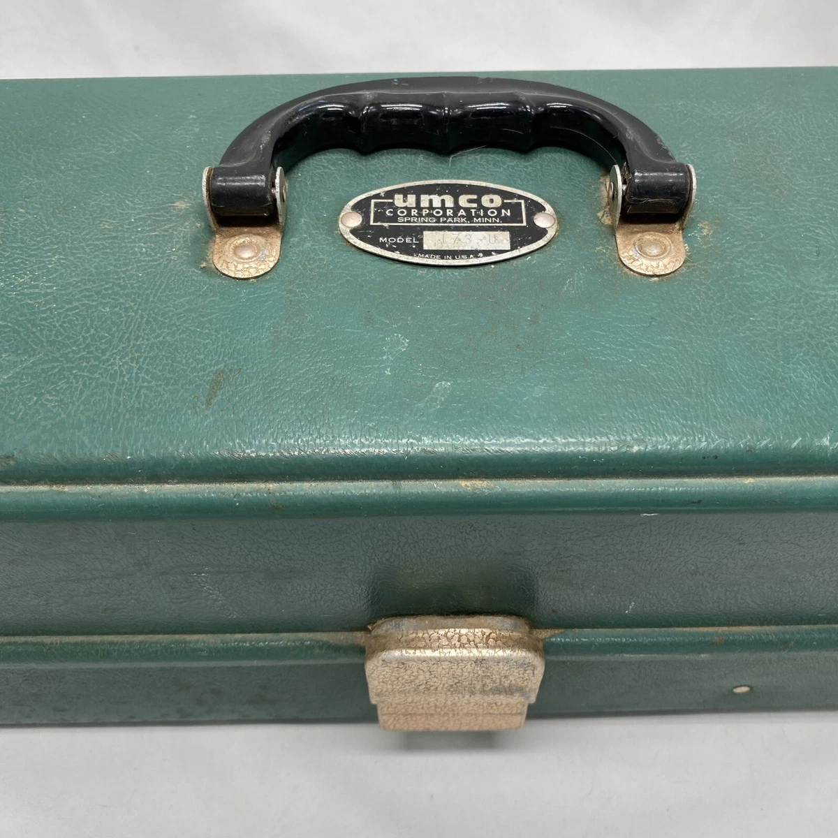 Vintage Preowned Cast Craft Fishing Tackle Box And Tackle, Craft Tackle Box