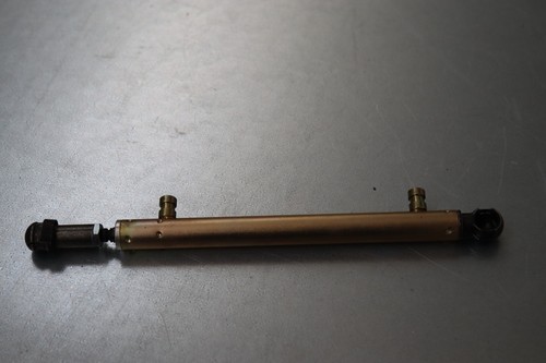 Convertible roof main ram cylinder