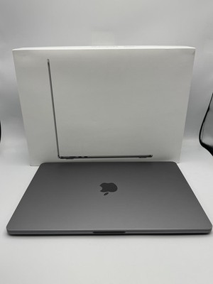 Apple MacBook Air 15'' 2024 - M3 / 256GB SSD / 16GB -BATTERIE: 100% - Ohne MwSt.*