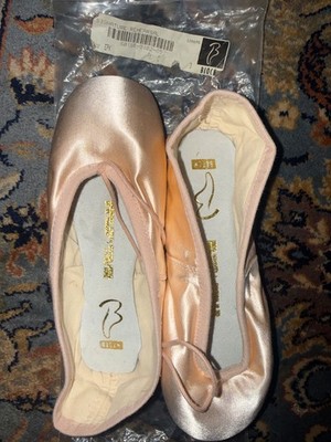 BRAND NEW - BLOCH BALANCE ES0160L- POINTE SHOES