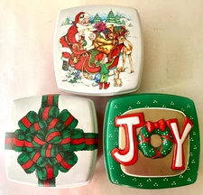SET OF 3 PLASTIC LIDDED GIFT CONTAINERS