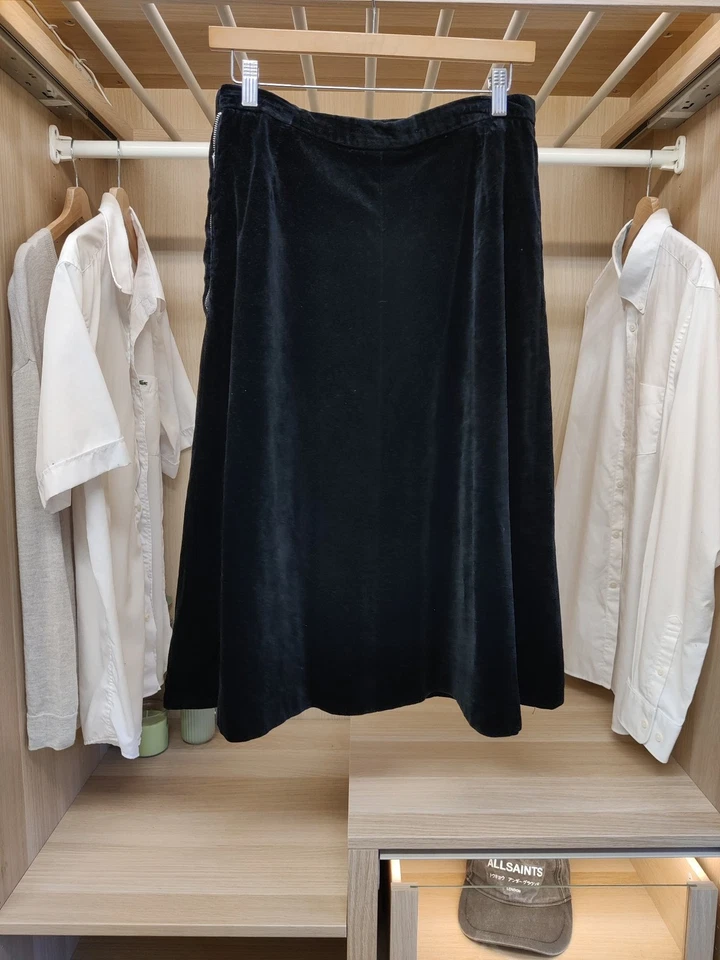 JAEGER SIZE UK 14 BLACK SKIRT A-LINE FLARE VELVET OCCASION CASUAL PARTY WOMENS - Image 2 of 4