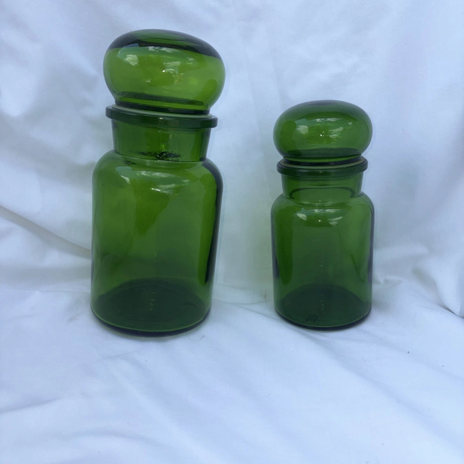 Vtg Belgium Green Glass Apothecary Candy Jars Set Of 2 Airtight Decor Retro MCM
Opens in a new windo