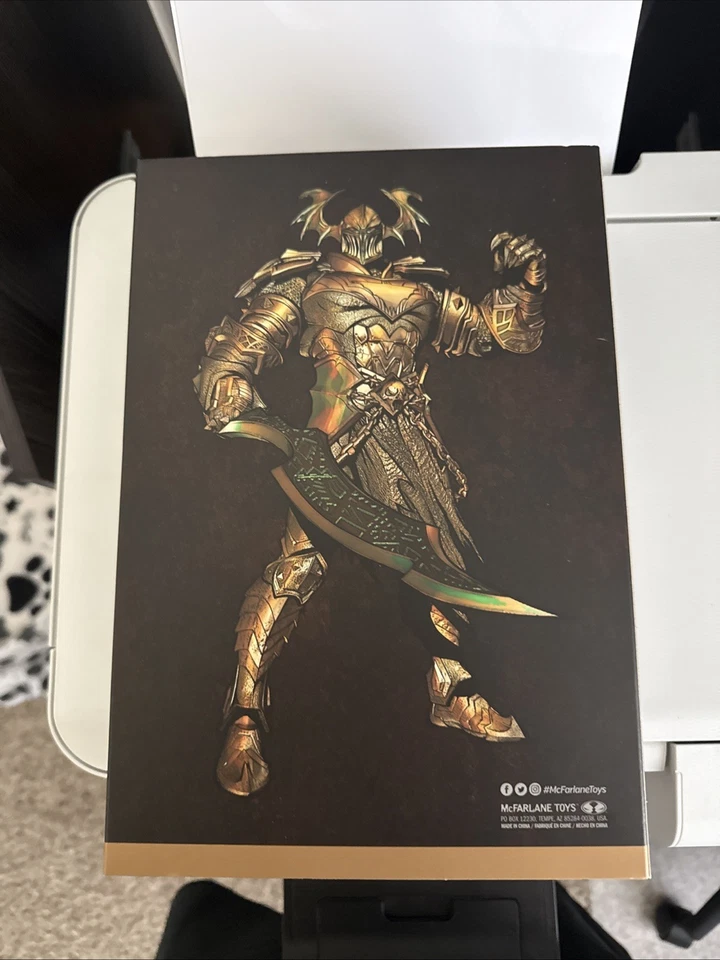 Boneco 2023 McFarlane DC Merciless Patina Edition Gold Label edição limitada - Imagem 2 de 3