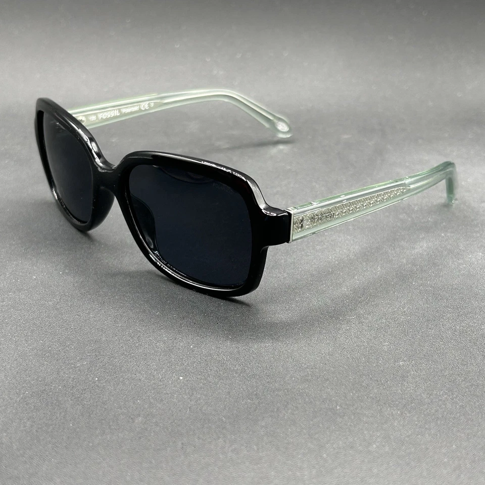 Gafas de sol Fossil FOS2027/P/S DD9P negras y como nuevas polarizadas 135 usadas con estuche Foto 2 de 4