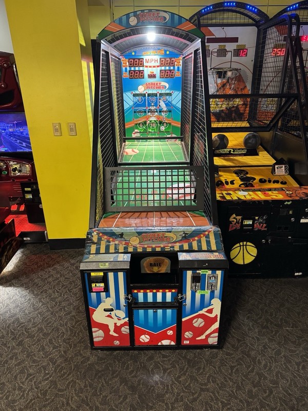Street Pitcher Baseball Pitching Ticket Coin Redemption Arcade Game! NO RESERVE