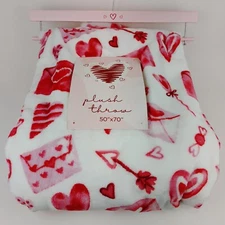 Artisan 34 Plush Throw Blanket Pink Red White 50" x 70" Hearts Love Valentine 