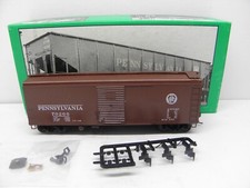 BOWSER PENNSYLVANIA 40' S / DOOR ROUND ROOF BOXCAR - PRR 70266 -HO SCALE-USED