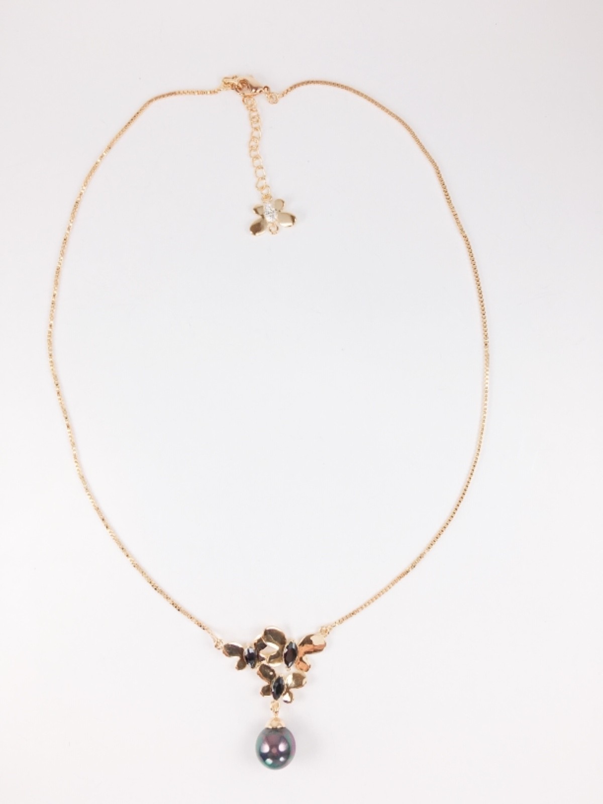 18K Gold Plated Elegant Faux Black Pearl Necklace with Beautiful