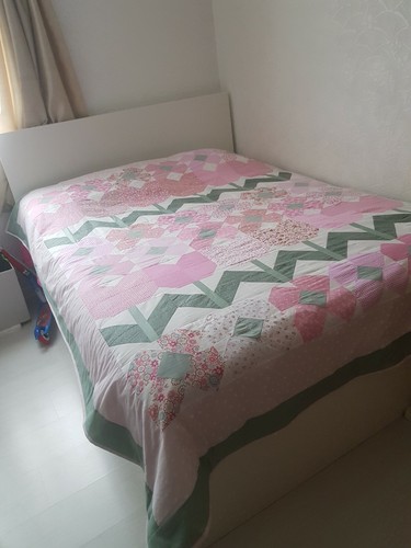 Handmade patchwork Bedquilt - Picture 2 of 5