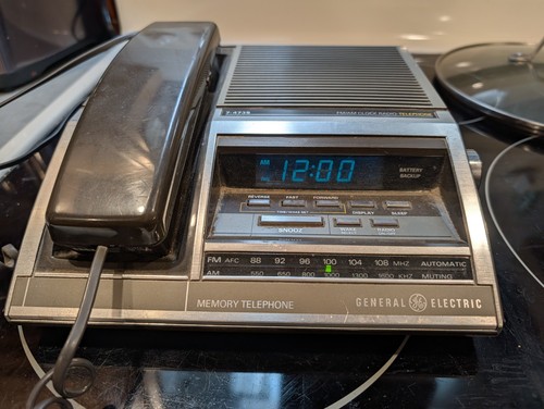 General Electric 7-4735 FM/AM Clock Radio Corded Telephone Speakerphone Working 