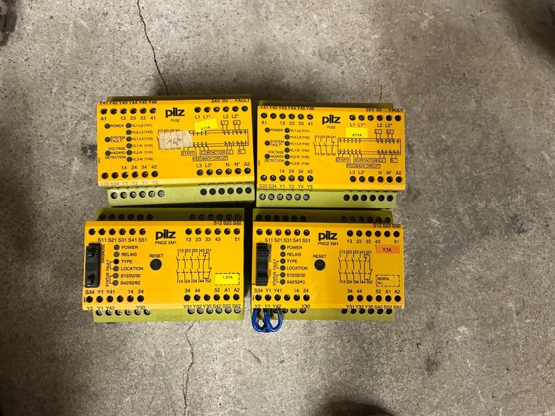 4 PILZ safety relay #PNOZX3,#PNOZX2.1,#PU3Z. 24vac/vdc