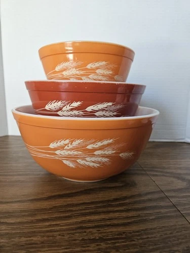 Vintage Pyrex Set of 3 Autumn Wheat Harvest Nesting Mixing Bowls, 403, 402, 401