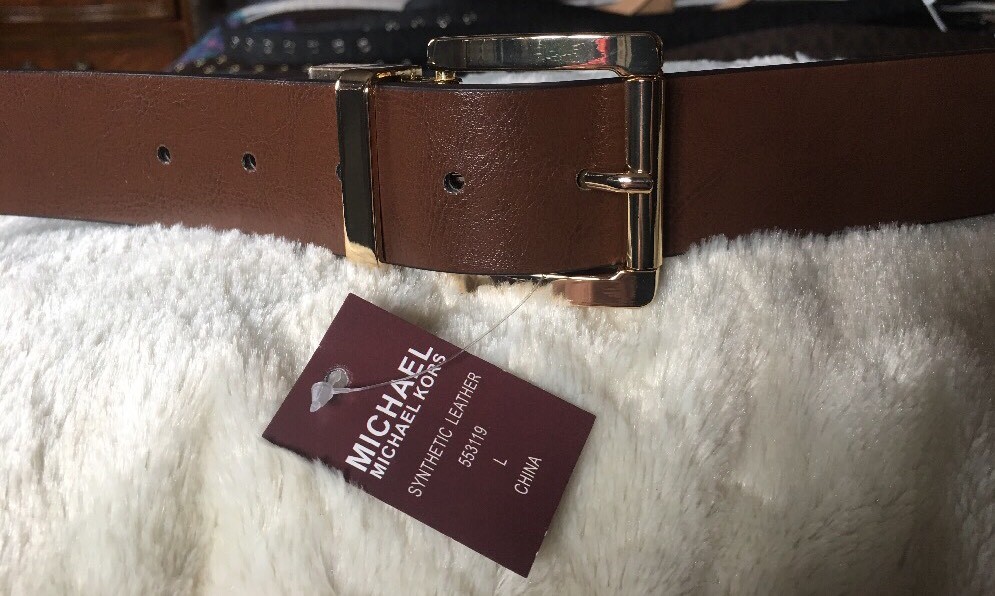 MICHAEL KORS BELT REVERSIBLE CHOCOLATE TO LUGGAGE MK LOGO  display picture 1