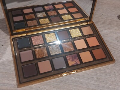 HUDA BEAUTY Empowered Eyeshadow Palette Neu Original in Box