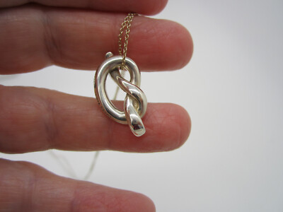 ■VINTAGE HOLLYWOOD■ Pretzel NecklaceVH23N6NE001B 05853 Philly Soft Pretzel Necklace – Steven Singer Jewelers