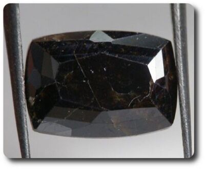 Grenat Mali 2.49 Cts - Coupe Triangle - Clarté SI1 - Non Chauffé - Certifié