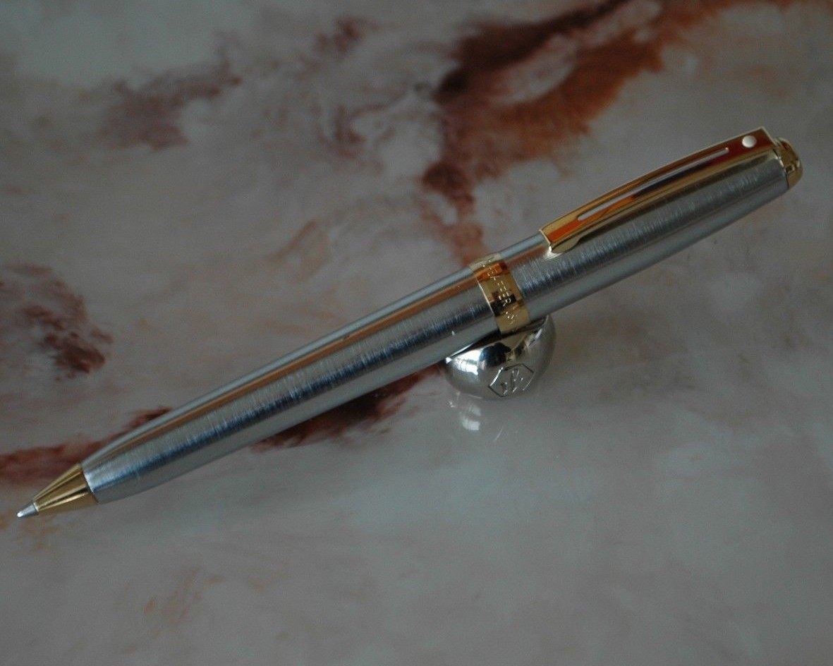 Stylo bille Sheaffer Prelude acier brossé F629 idée cadeau d'affaires signature