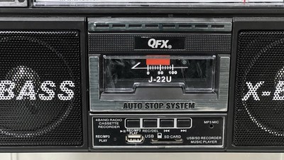 QFX J-22U BT Retro AM/FM/SW1/2 4-Band Radio Cassette Graphic