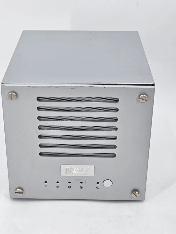 Infrant ReadyNAS X6 (Diskless System) Support 4 SATA disks, up to 2TB capacity - Image 2 of 4