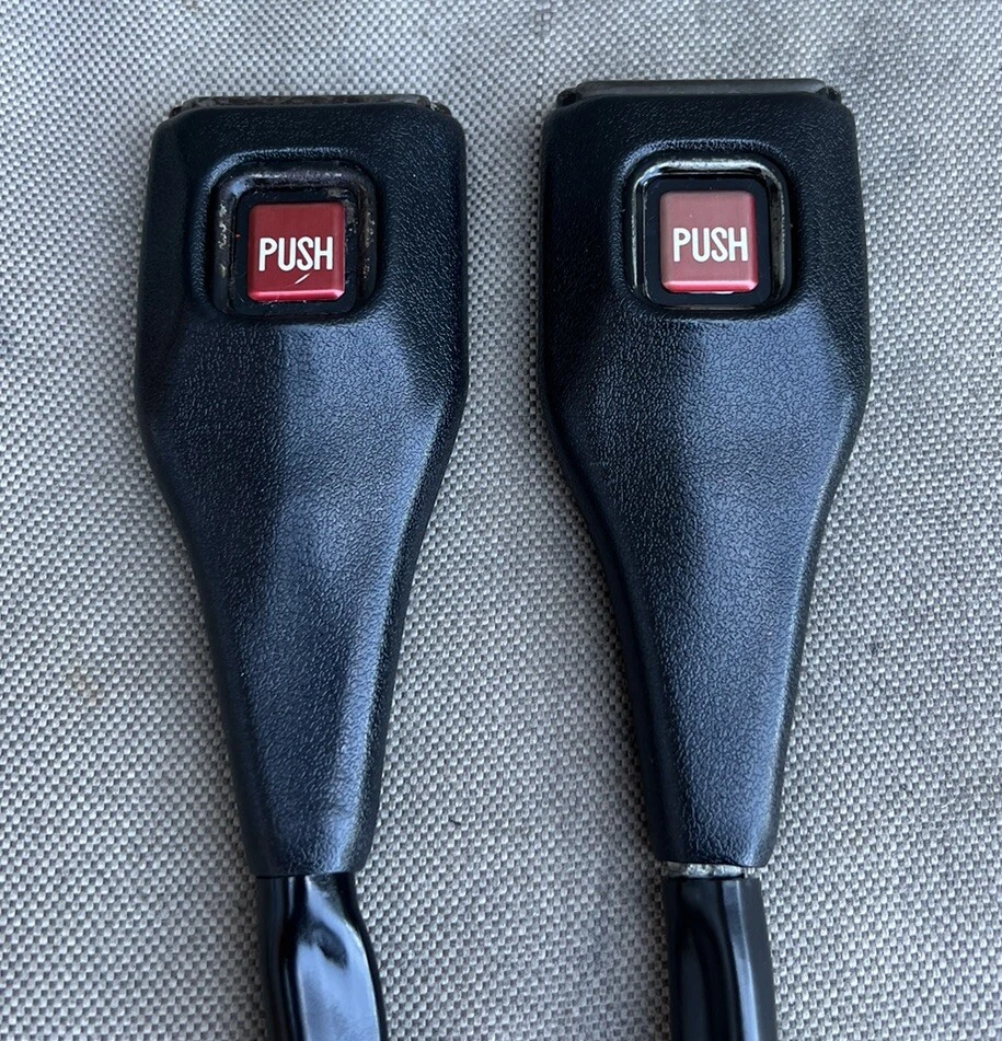 RARO MAZDA GIRATORIO 1975-81 COSMO RX5-121 CUPÉ ¡TALLOS DE CINTURÓN DE SEGURIDAD DELANTERO GENUINO! EC Foto 2 de 4