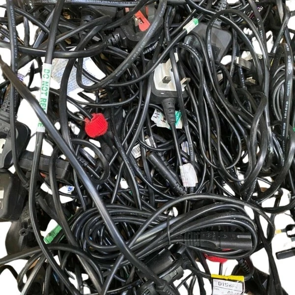 JOBLOT x 50 MIX SIZE FIGURE 8 EIGHT MAINS C7 UK 2 PIN POWER LEAD - Image 2 of 4