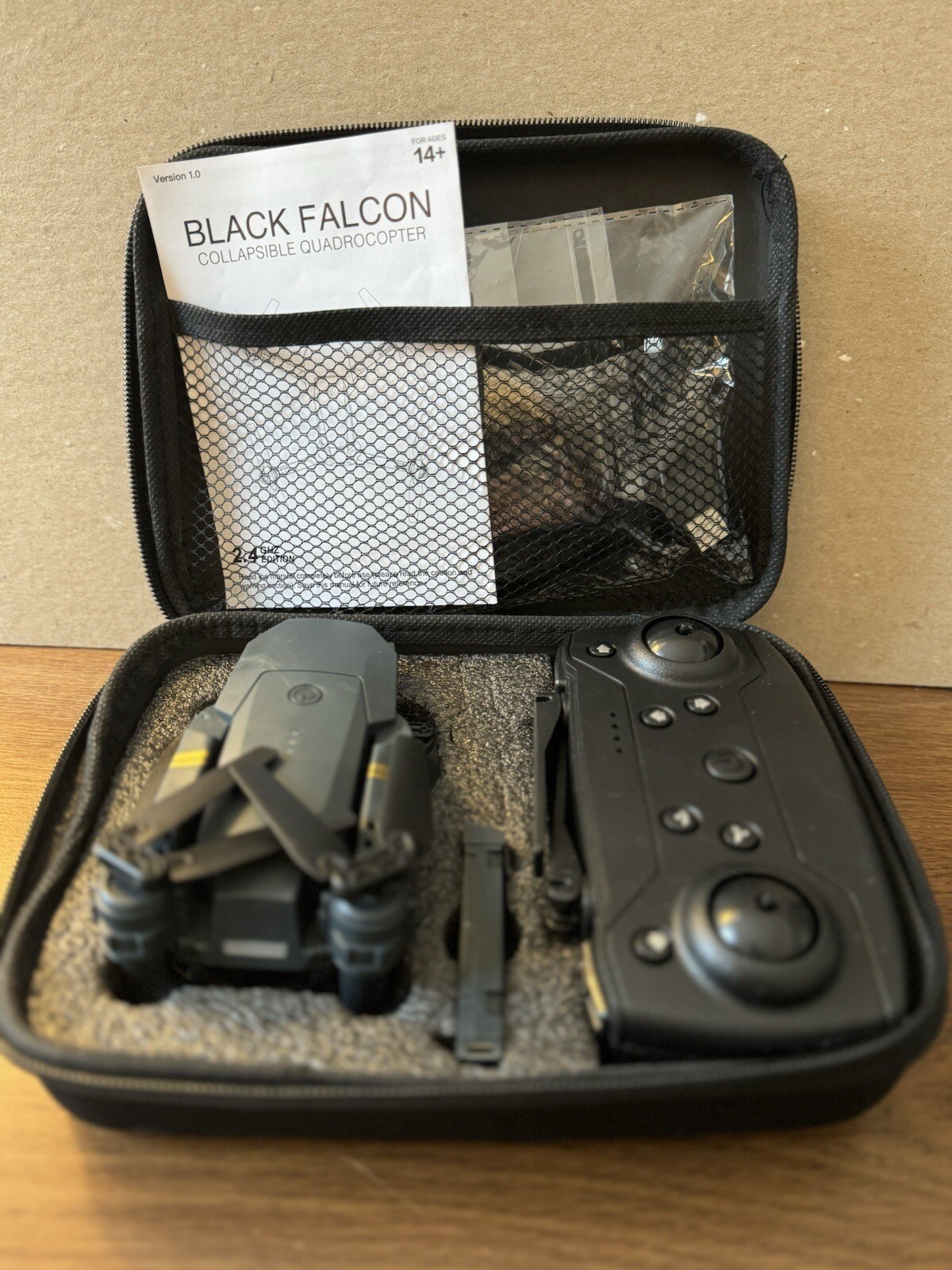 BLACK FALCON DRONE (COLLAPSIBLE QUADROCOPTER) WITH CARRYING CASE 2.5GHZ