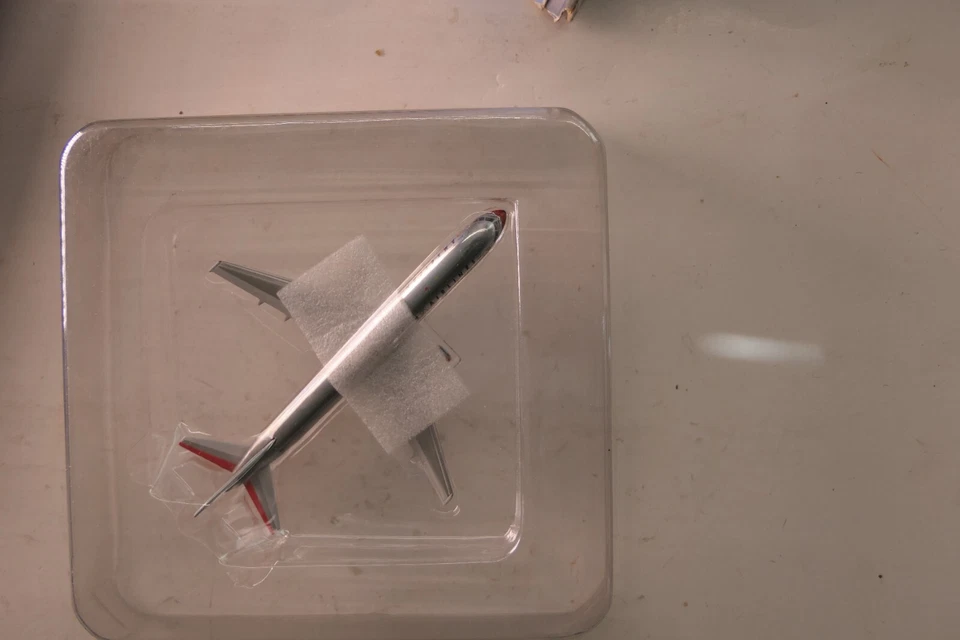 Gemini Jets American Airlines Boeing 757-200 N679AN escala 1:400 Foto 4 de 4