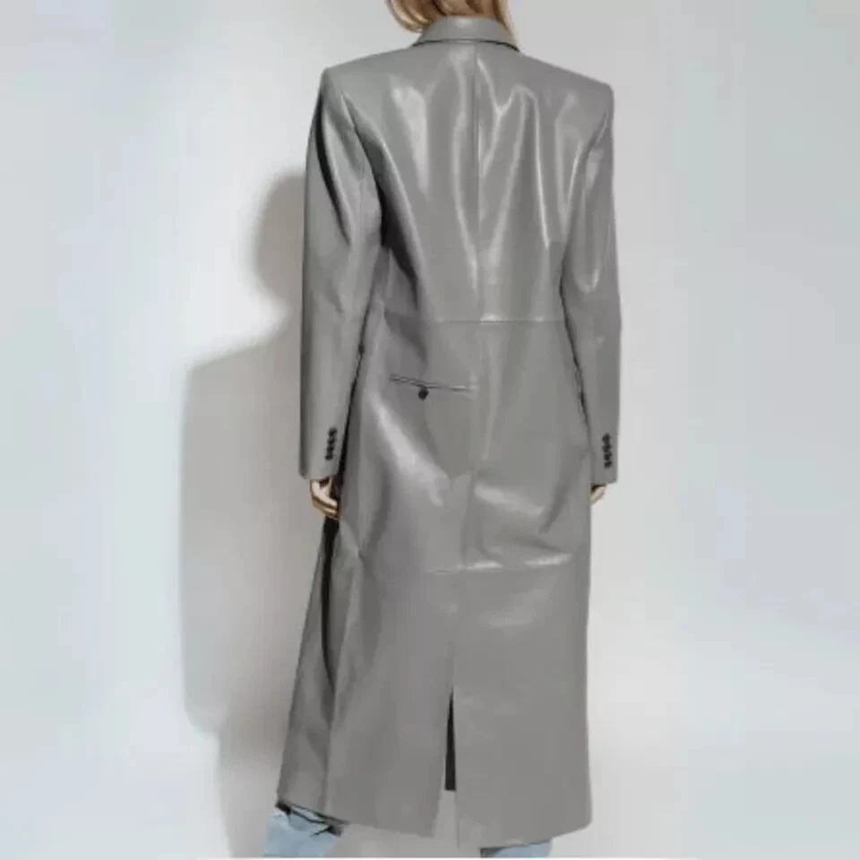 Gabardina larga de cuero genuino de piel de cordero hecha a mano elegante gris de diseñador para mujer Foto 2 de 4