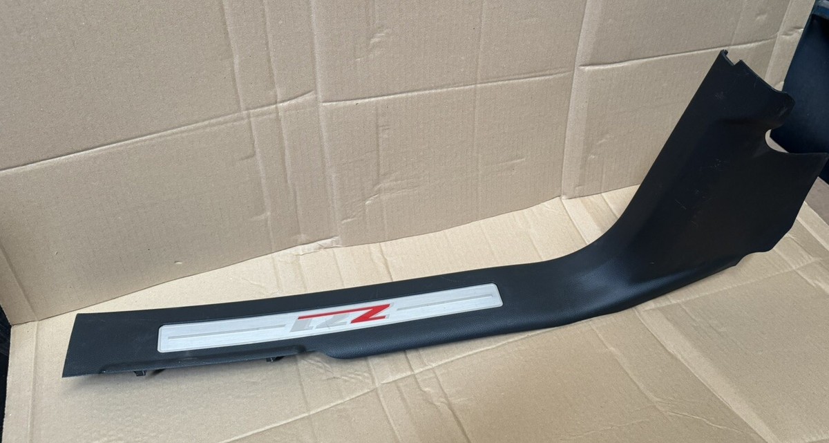 2014-2020 GM Z71 Black Front Driver LH Side Door Sill Garnish