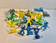 Lot of assorted plastic Indian figures. Various poses/different playsets. C