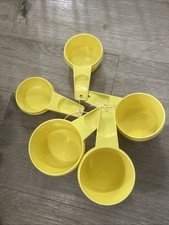 Vintage 1970s Tupperware Measuring Cups Yellow Set of 5 Nesting VG Cnd 
