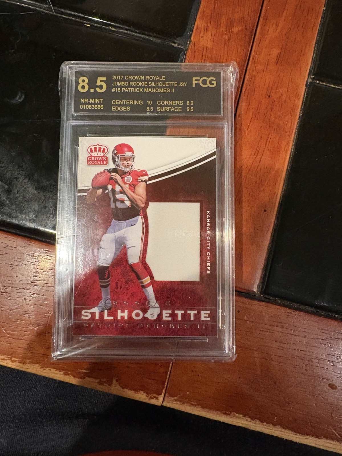 2017 Patrick Mahomes Crown Royale Rookie Silhouette Patch Kansas City Chiefs