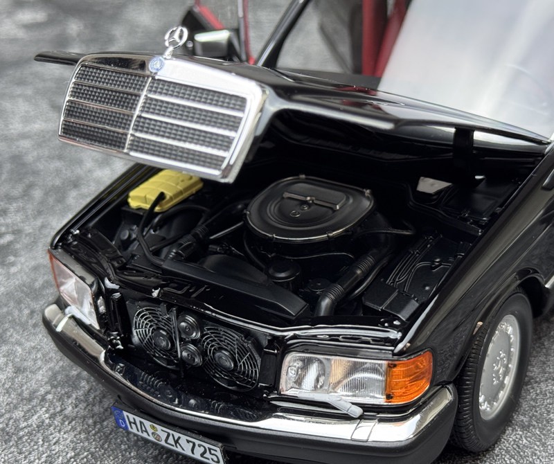 NOREV 1/18 メルセデス・ベンツ 560SEL W126 ブラック Spot NOREV 1:18 Mercedes-Benz 560SEL W126 6th Generation 1989