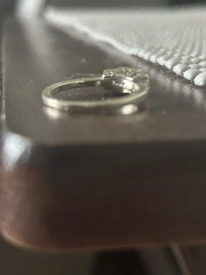 14K WG PAST PRESENT FUTURE DIAMOND BAND RING .25 tcw SZ 8.25 B62207 4.23 grams  - Image 4 of 4