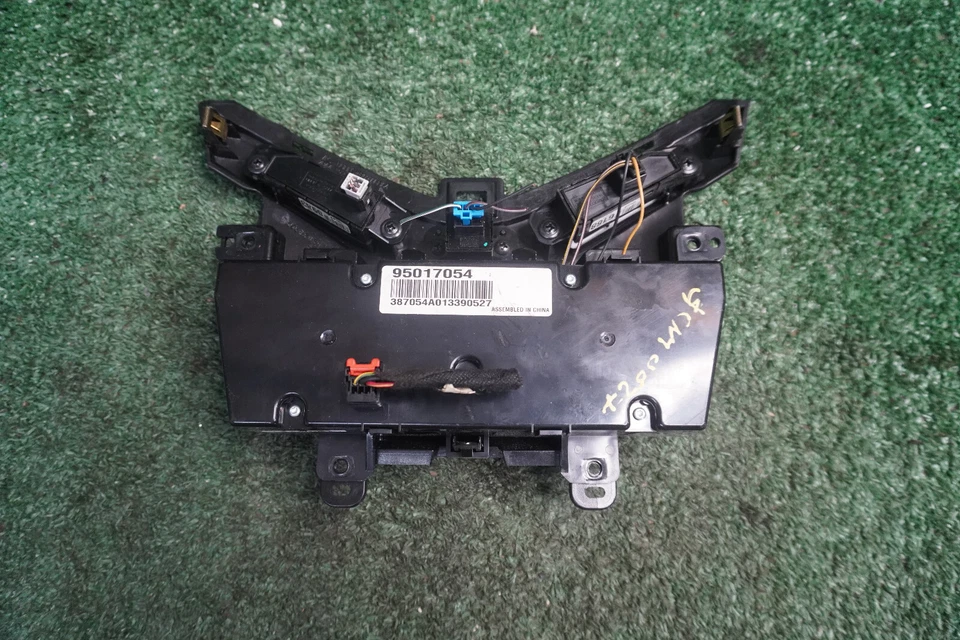 2011 2012 2013 2014 CHEVROLET CRUZE TEMPERATURE HAZARD AC Control OEM 95017054 - Image 2 of 4