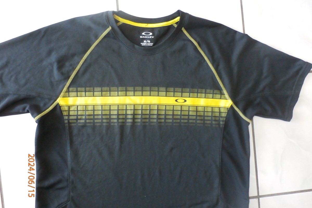 Oakley Shirt Mens XL Short Sleeve Crew Neck Lightweight Oakley Shirt Mens XL Short Sleeve Crew Neck Lightweight