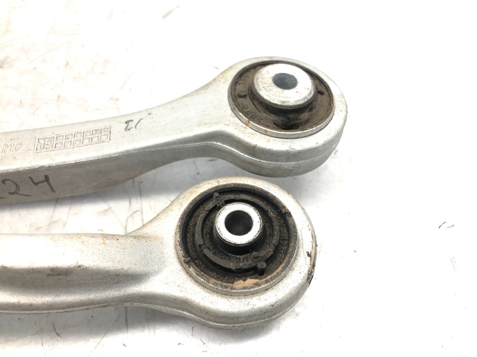 2014-2018 BENTLEY FLYING SPUR AWD LEFT DRIVER FRONT UPPER CONTROL ARM SET OEM