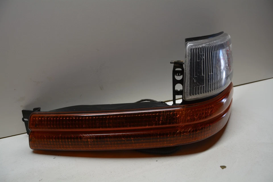 Dodge Caravan 1991-1993 luz de estacionamiento delantera izquierda intermitente OEM, 116-03256 Foto 2 de 4