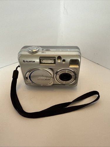 FujiFilm Digital Camera FinePix A210 3.2 Mega Pixels Silver Tested W/ Memory CRD