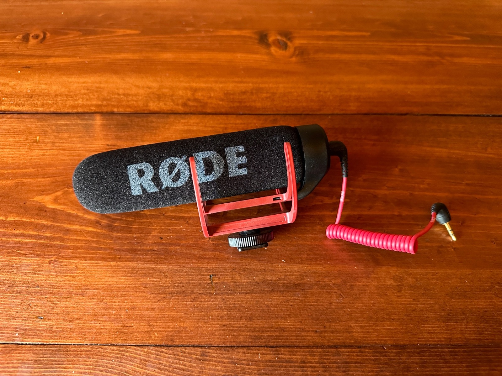 Rode VideoMic Go Lightweight On-Camera Microphone 6-inch