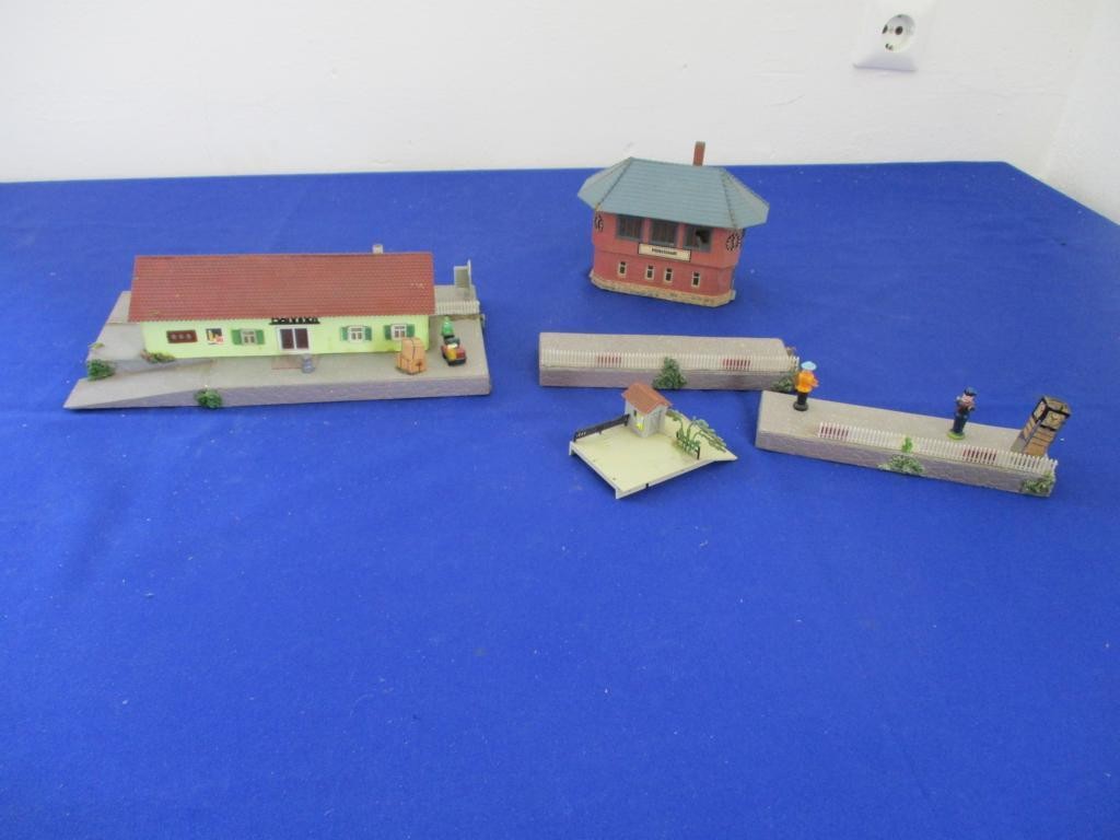 Bild 1 von 9