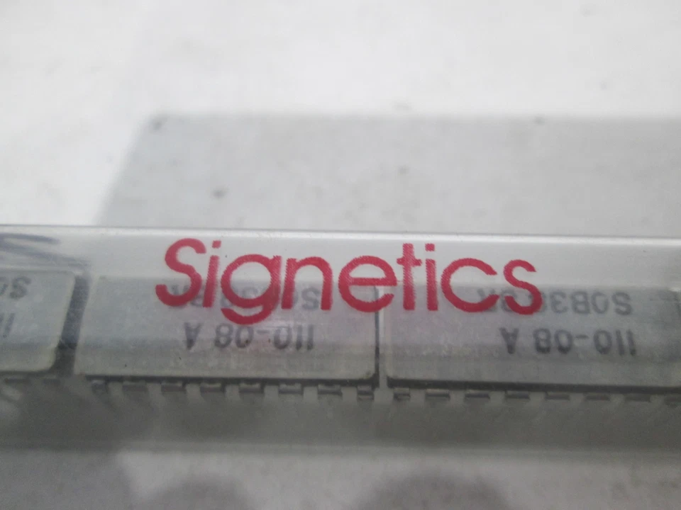 Signetics, 110-08A, SOB38 8R, Circuito Integrado, Nuevo, Lote de 20 Foto 3 de 4