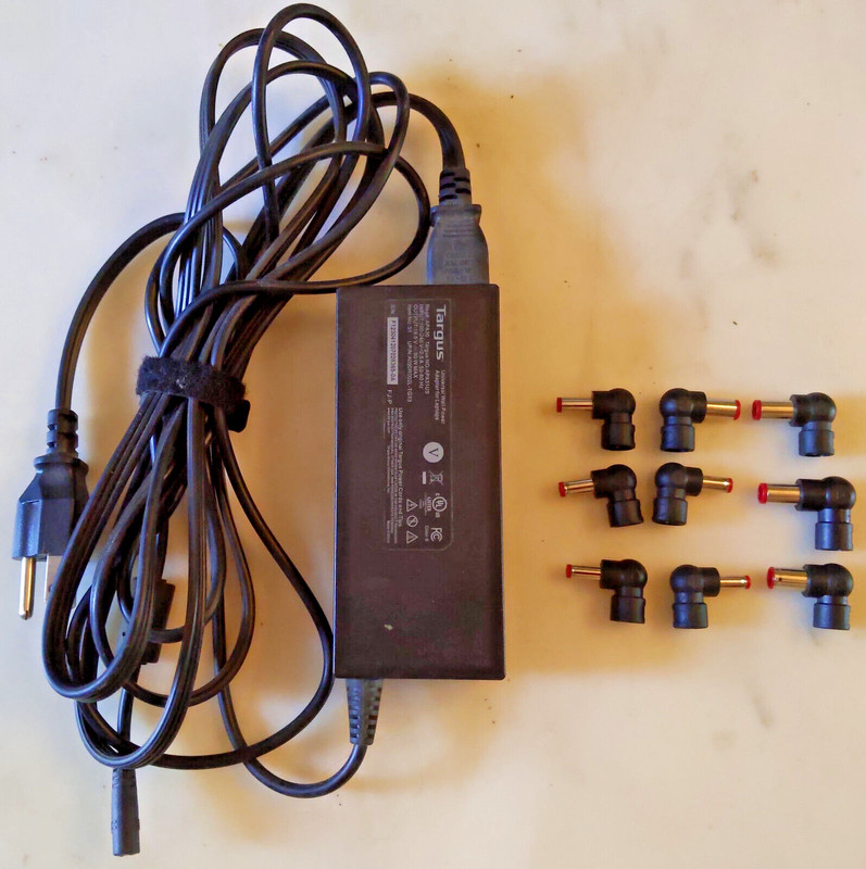 Used Targus Laptop AC Charger Adapter with 9 Connector Tips, #APA31US