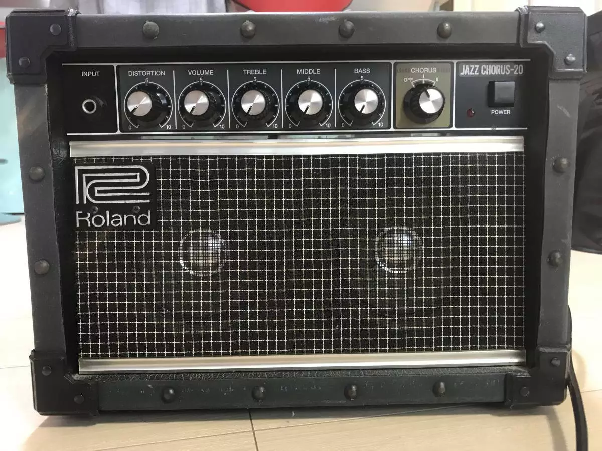Roland Jazz Chorus JC-20 Guitar Amp / Operation confirmed Scratches and stains