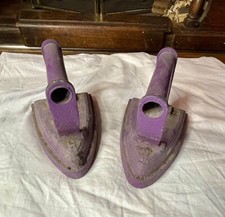 Antyczne żeliwne smutne żelazka Rustykalny wystrój / Drzwi Niefortunne? Fioletowa farba