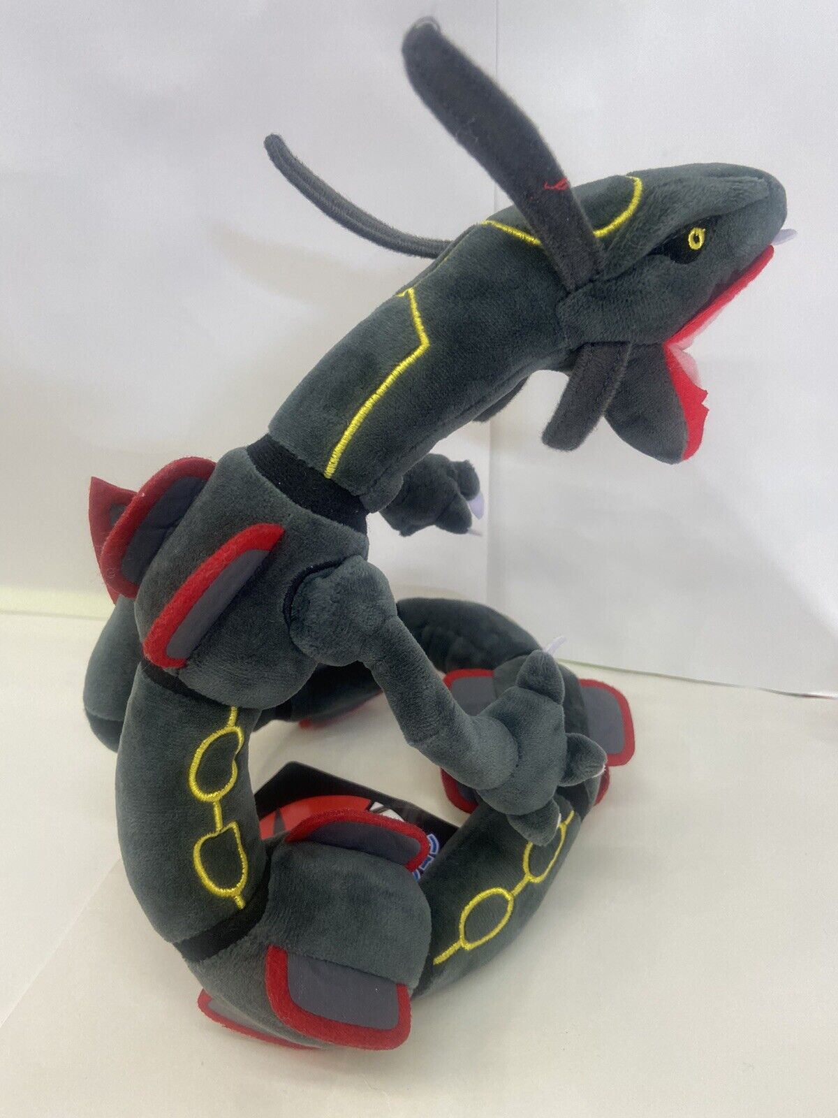 SHINY RAYQUAZA Black 2018 POKÉMON CENTER - DRAGON POSEABLE FLEXIBLE PLUSH  NEW