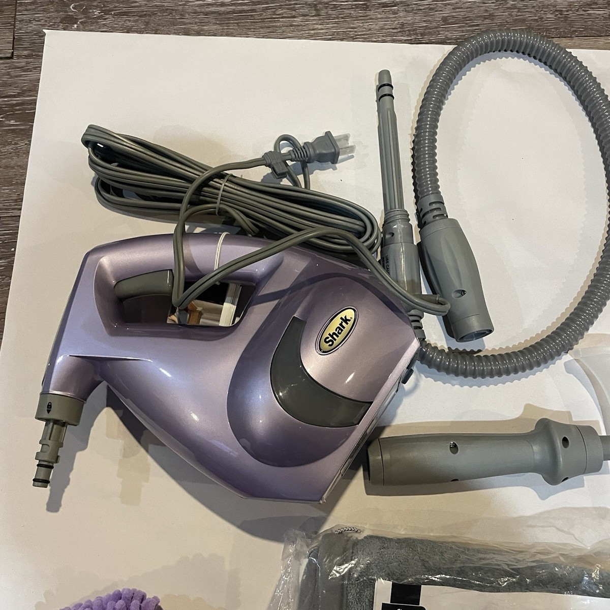 Shark Steam Cleaner, Model SC630W w/ Tote Bag & Cleaning Pouches