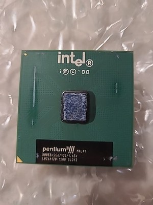 Intel Pentium III 800MHz SL3Y2 800EB/256/133/1.65V Cache 256KB CPU